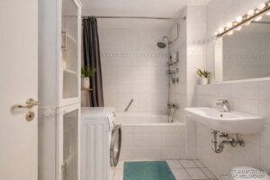 Bad mit Wanne