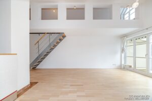 Blick zur Galerie